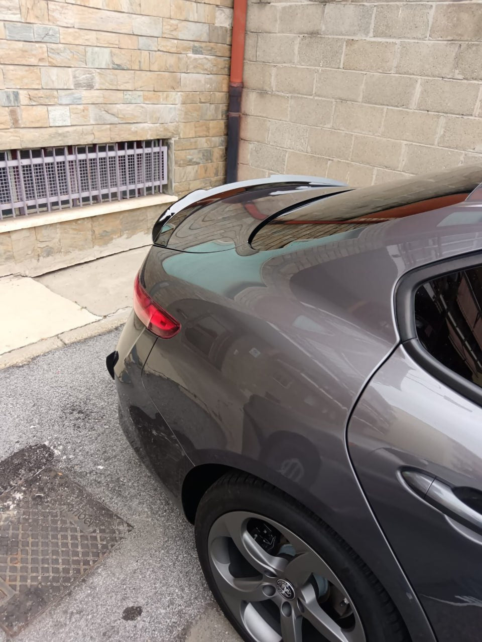 ART. 0232 SPOILER GIULIA GIULIETTA NERO LUCIDO LOOK