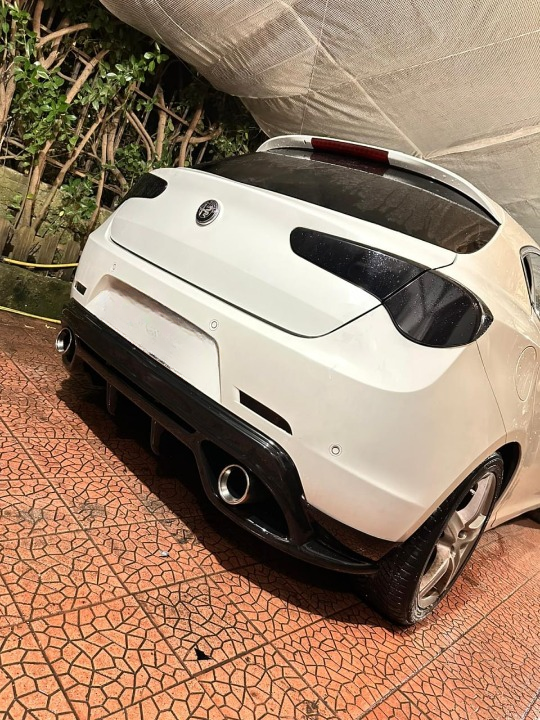 ART. 0405 DIFFUSORE ALFA ROMEO GIULIETTA LOOK QUADRIFOGLIO NERO LUCIDO