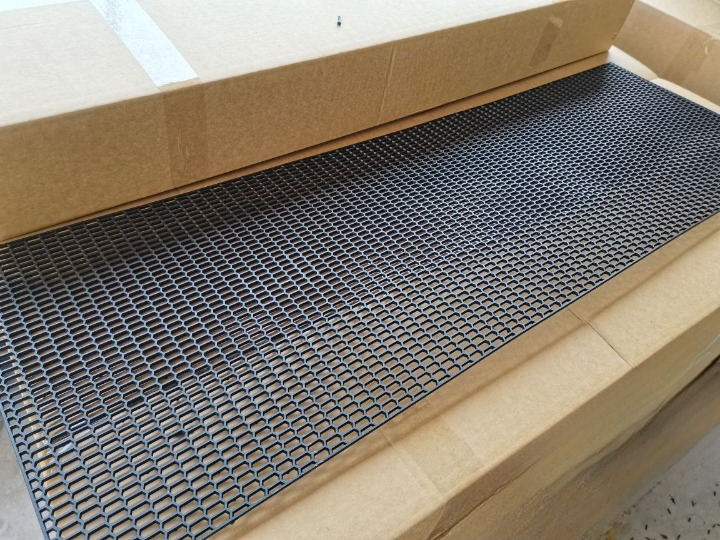 ART. 1533 RETE Griglia a nido d'ape in plastica ABS fine 120x40cm