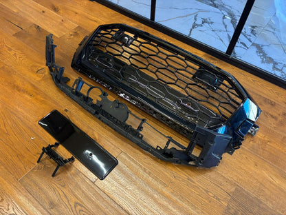 ART.4572 GRIGLIA AUDI Q8 2018-2023 LOOK RS nero lucido