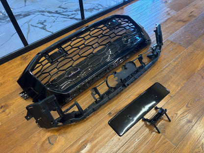 ART.4572 GRIGLIA AUDI Q8 2018-2023 LOOK RS nero lucido