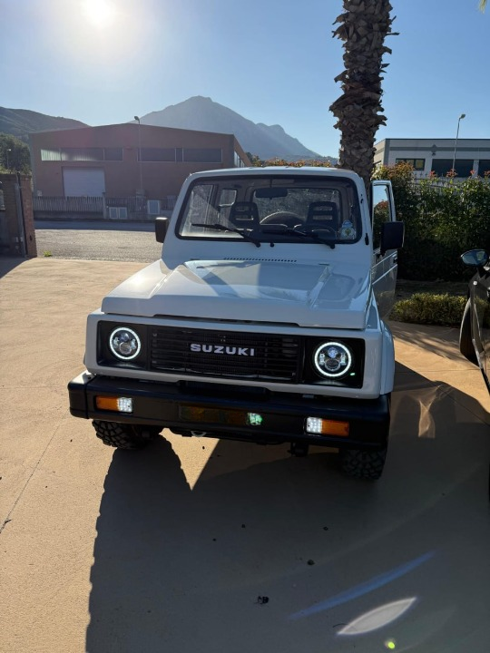 ART. 0030 FARI TONDI ANTERIORI DRL 7 Suzuki Samurai 1986 – 1995