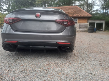 💕ART. 0345 DIFFUSORE ALFA ROMEO  GIULIA 16-21 LOOK QUADRIFOGLIO NERO LUCIDO💕
