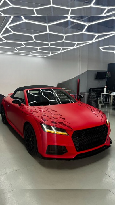 ART. 1077 GRIGLIA AUDI TT FV 8S 2014-2018 LOOK RSTT NERO LUCIDO