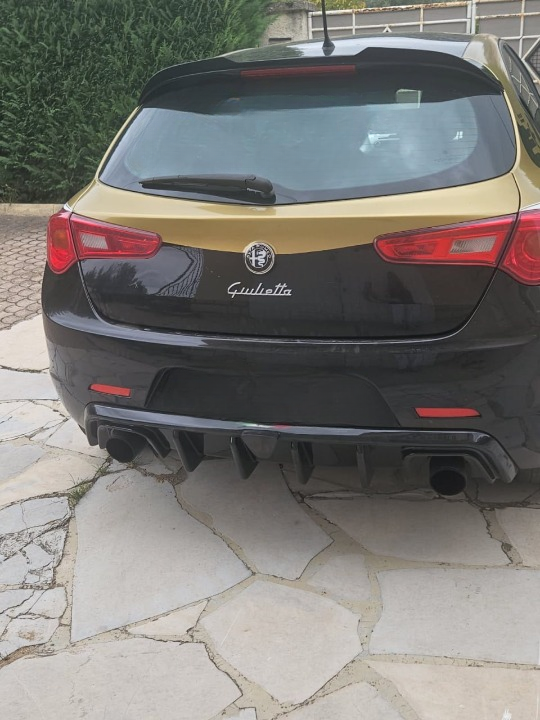 ART. 1924 DIFFUSORE ALFA ROEMO GIULIETTA NERO LUCIDO LOOK TUNING