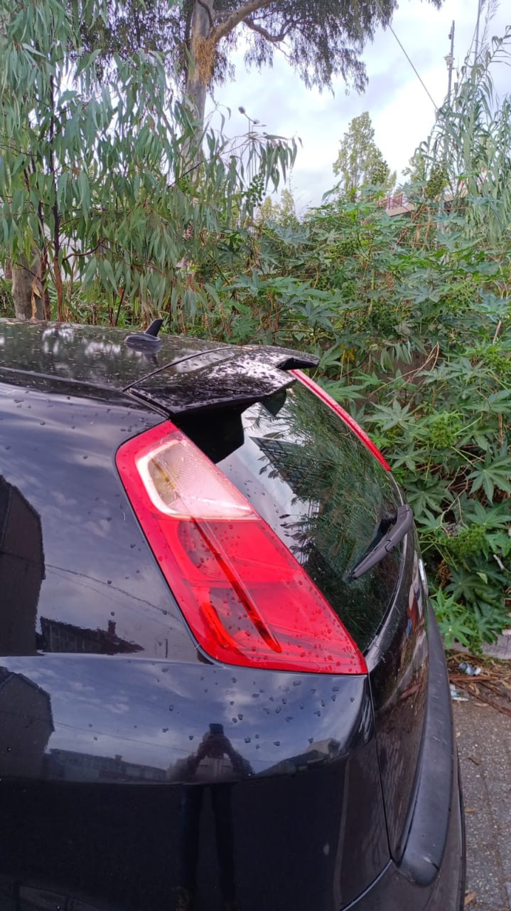 ART. 0268 SPOILER FIAT PUNTO  EVO 2009-2018 NERO LUCIDO