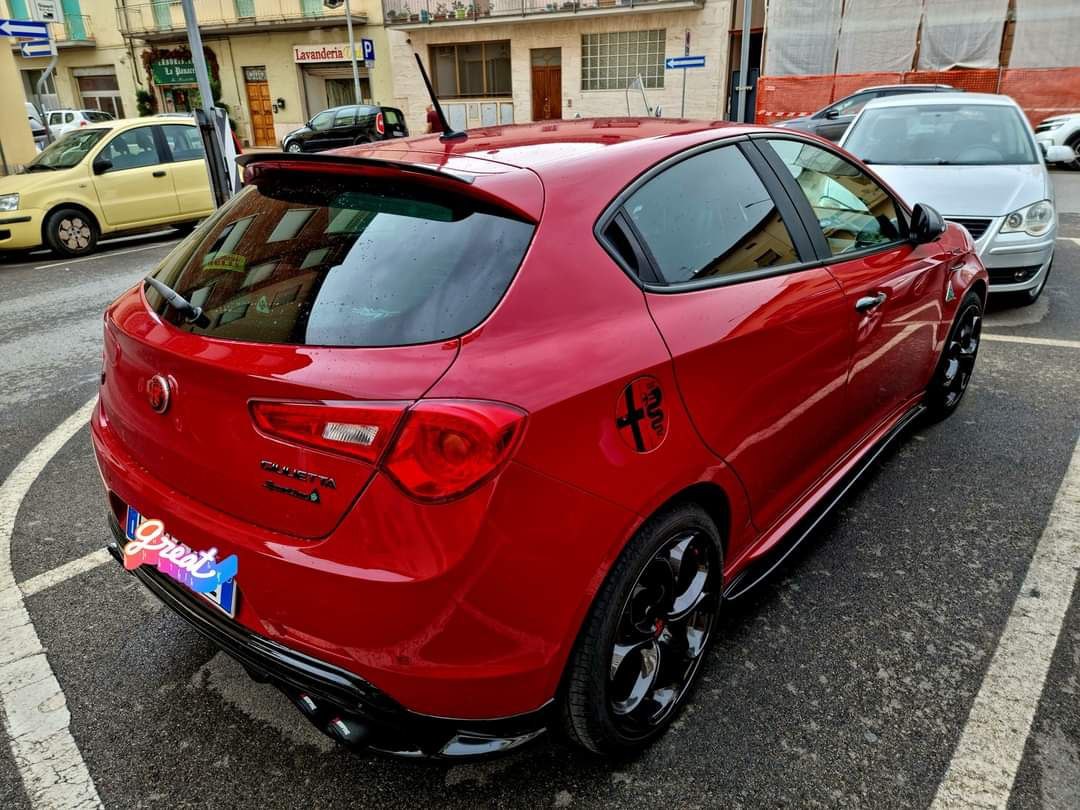 ART.1854  SOTTO MINIGONNE ALFA ROMEO  GIULIETTA 2010-2020 NERO LUCIDO (Copia)