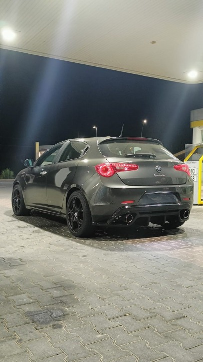 ART. 0405 DIFFUSORE ALFA ROMEO GIULIETTA LOOK QUADRIFOGLIO NERO LUCIDO