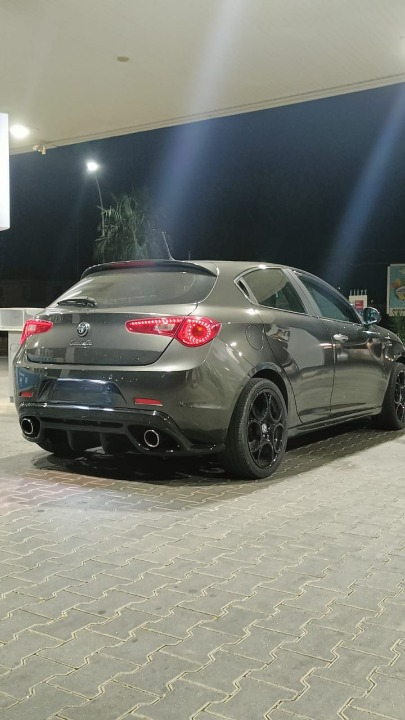 ART. 0405 DIFFUSORE ALFA ROMEO GIULIETTA LOOK QUADRIFOGLIO NERO LUCIDO