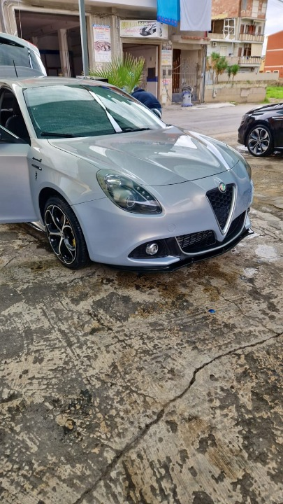 ART. 0059 SPLITTER  ALFA ROMEO NERO LUCIDO (GIULIETTA)