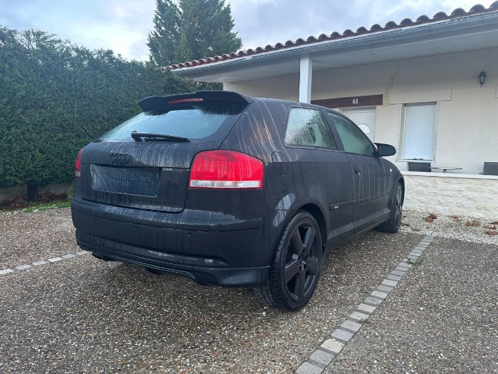 ART.0062  DIFFUSORE AUDI A3 8P 2008-2012 3/5 PORTE LOOK RS3 NERO LUCIDO