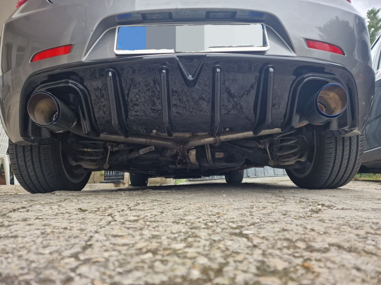 ART. 1924 DIFFUSORE ALFA ROEMO GIULIETTA NERO LUCIDO LOOK TUNING