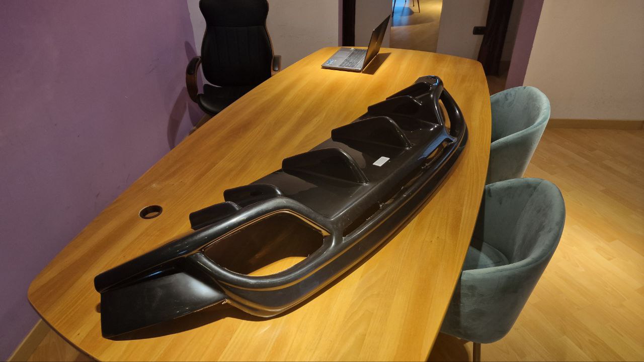 ART. 0405 DIFFUSORE ALFA ROMEO GIULIETTA LOOK QUADRIFOGLIO NERO LUCIDO