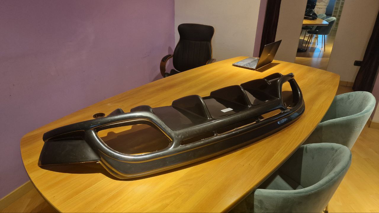 ART. 0405 DIFFUSORE ALFA ROMEO GIULIETTA LOOK QUADRIFOGLIO NERO LUCIDO