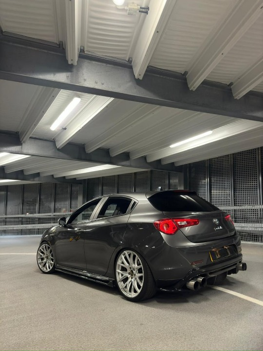 💕ART. 0405 DIFFUSORE ALFA ROMEO GIULIETTA LOOK QUADRIFOGLIO NERO LUCIDO💕