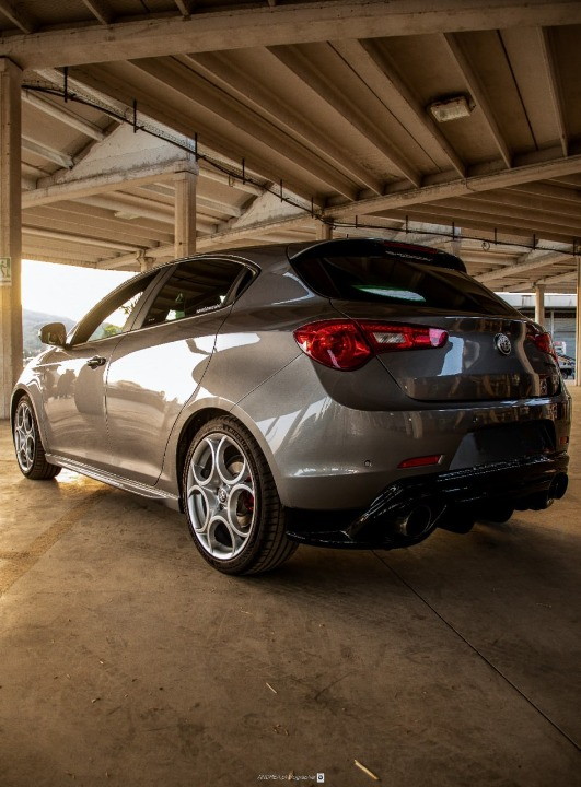 💕ART. 0405 DIFFUSORE ALFA ROMEO GIULIETTA LOOK QUADRIFOGLIO NERO LUCIDO💕