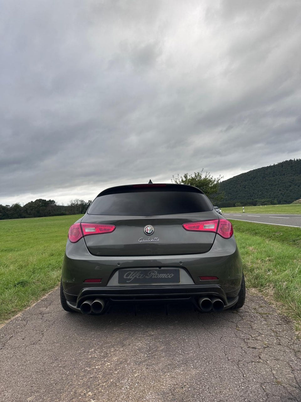 💕ART. 0405 DIFFUSORE ALFA ROMEO GIULIETTA LOOK QUADRIFOGLIO NERO LUCIDO💕