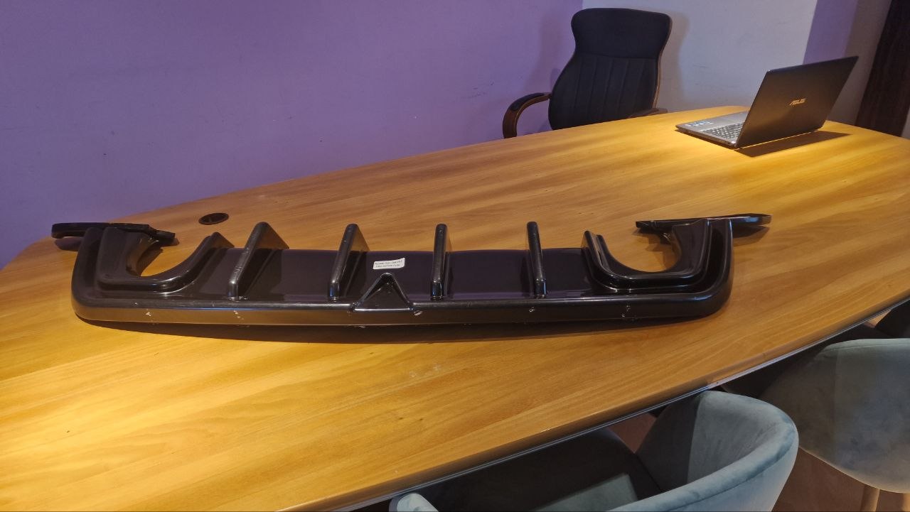 ART. 1924 +ART.1954 DIFFUSORE+ FLAPS ALFA ROEMO GIULIETTA NERO LUCIDO