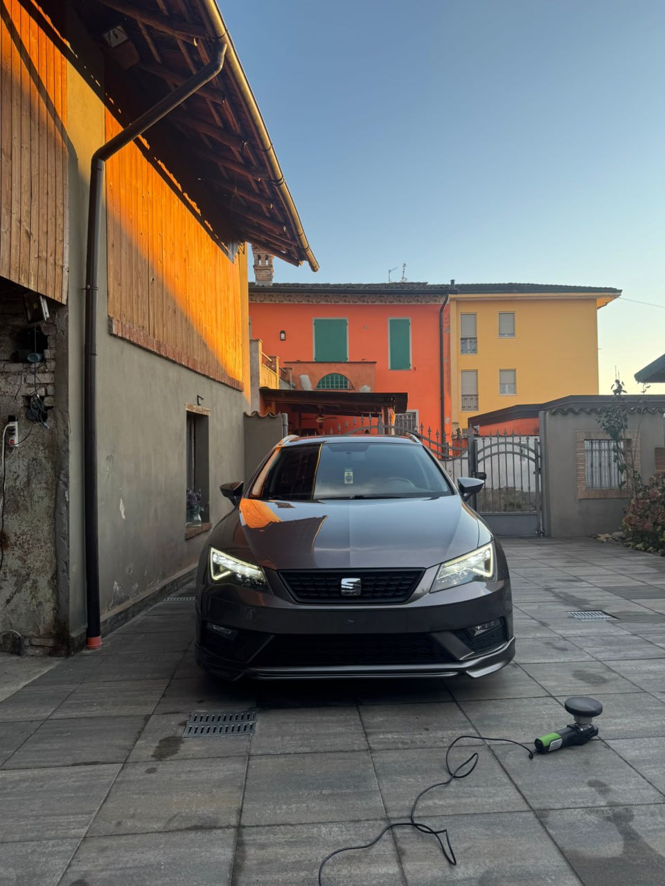 ART.0620  SOTTO PARAURTI SEAT LEON 5F 2017-2020 FR LOOK ABT GREZZO