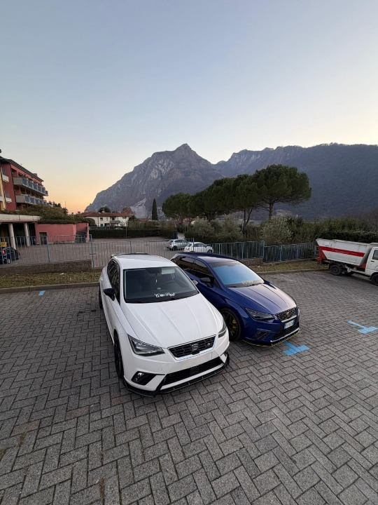 ART. 0031 SPLITTER SEAT IBIZA 6J FR 2017+ NERO LUCIDO (3 PEZZI)