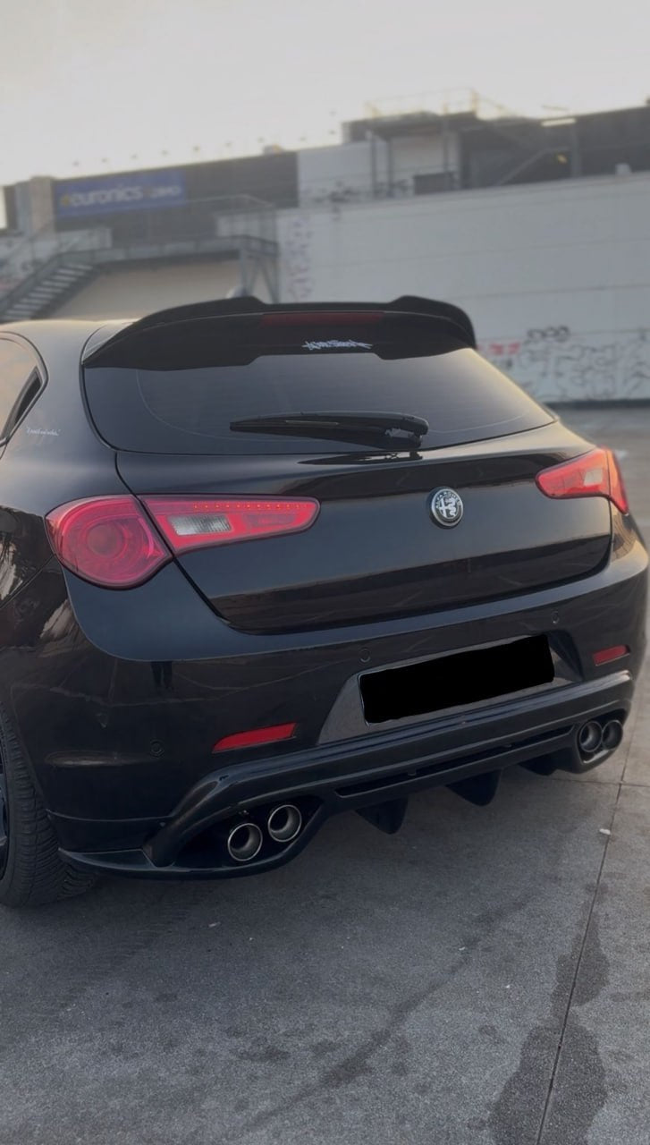 ART. 0405 DIFFUSORE ALFA ROMEO GIULIETTA LOOK QUADRIFOGLIO NERO LUCIDO