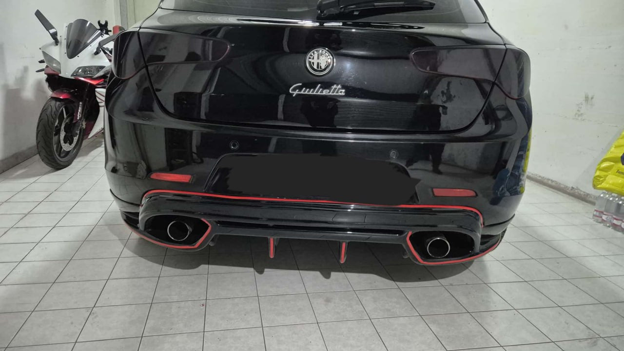 💕ART. 0405 DIFFUSORE ALFA ROMEO GIULIETTA LOOK QUADRIFOGLIO NERO LUCIDO💕