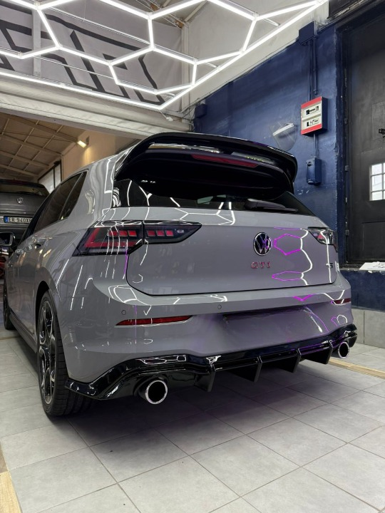 💕ART.1908  DIFFUSORE GOLF 8 + 8.5 GTI 2020+ GTI RLINE GTE NERO LUCIDO💕