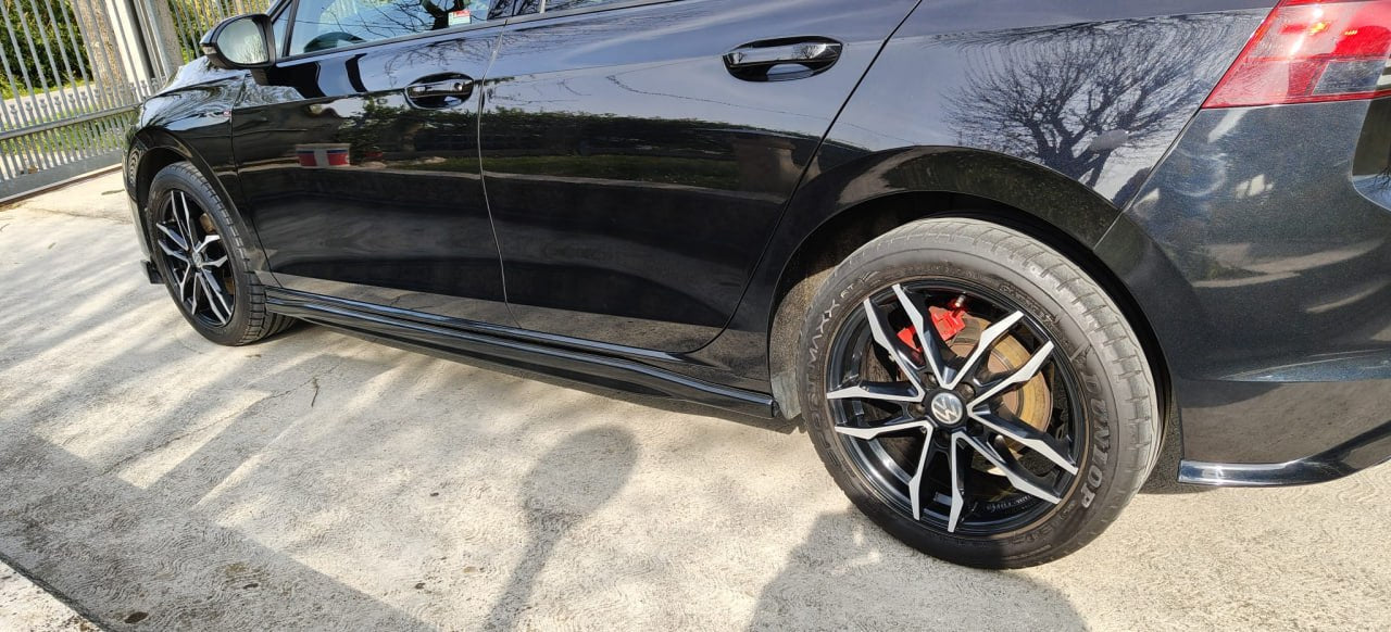 ART. 0264 MINIGONNE GOLF 8 VIII 2019+ LOOK GTI NERO LUCIDO