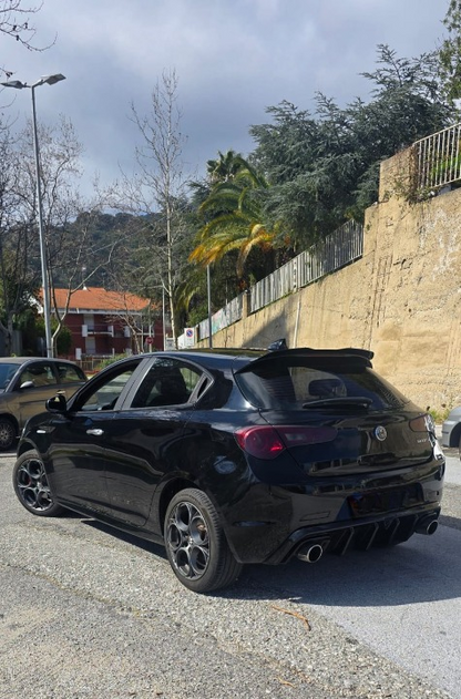 💕ART.1924  DIFFUSORE ALFA ROEMO GIULIETTA 2010-2020 NERO LUCIDO  💕