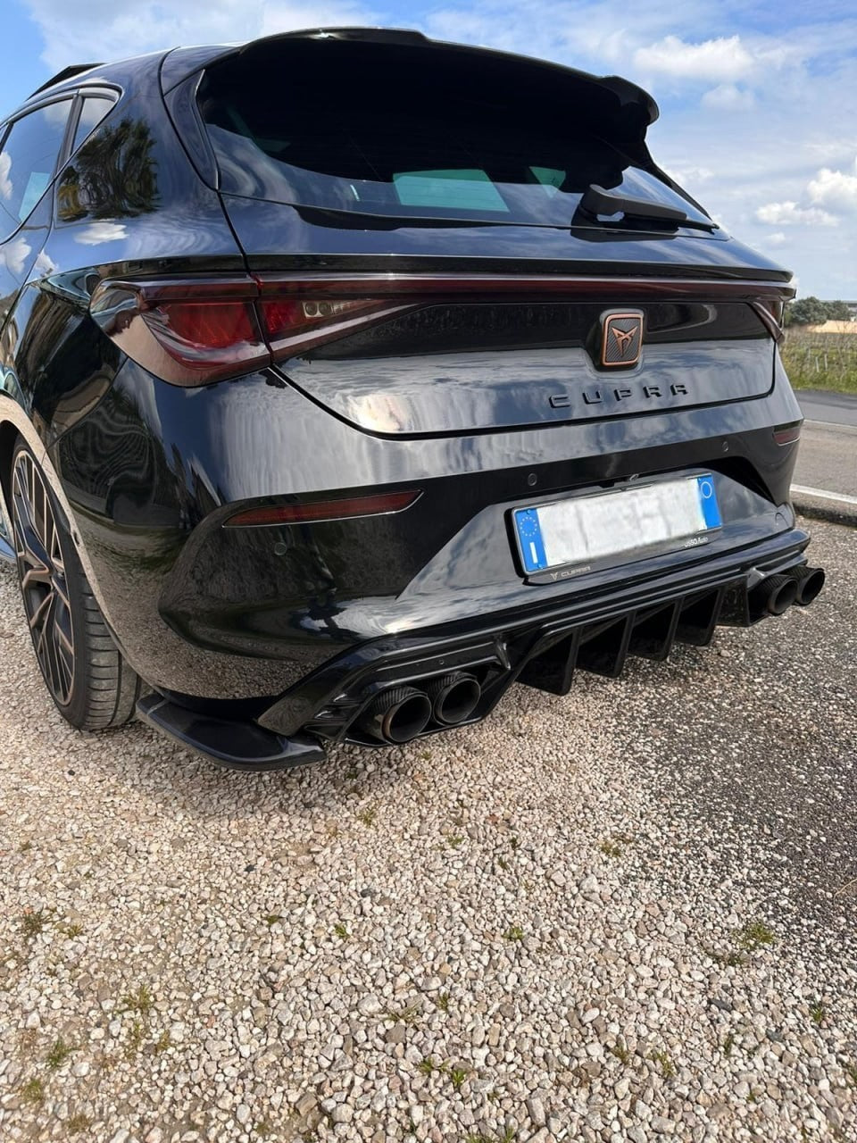 🔥ART.2020+ART.1437 DIFFUSORE +FLAP PER CUPRA LEON 2020+ NERO LUCIDO🔥