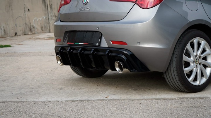 💕ART.10080 DIFFUSORE ADATTO PER ALFA ROMEO GIULIETTA 1+1 NERO LUCIDO💕