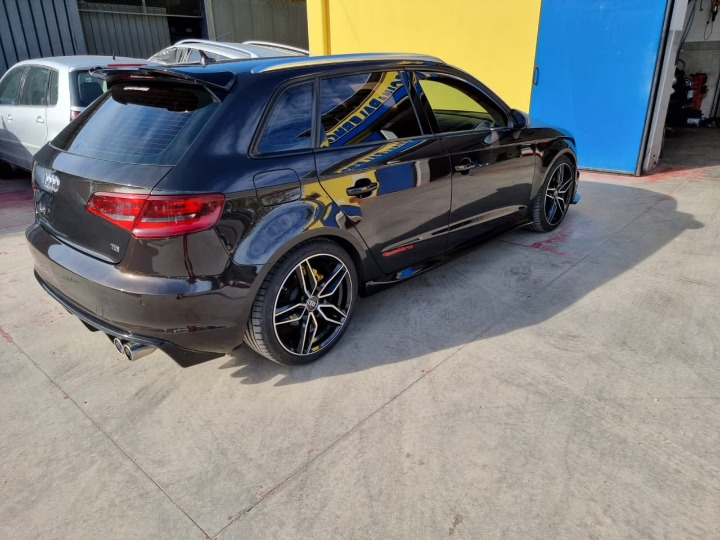 ART.0121 MINIGONNE ADATTO AUDI A3 8V  NERO LUCIDO LOOK SLINE