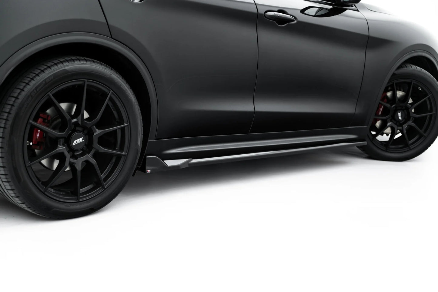 🔥ART.9209 MINIGONNE LATERALI CON DIFFUSORI V.2 PER ALFA ROMEO STELVIO Mk1🔥