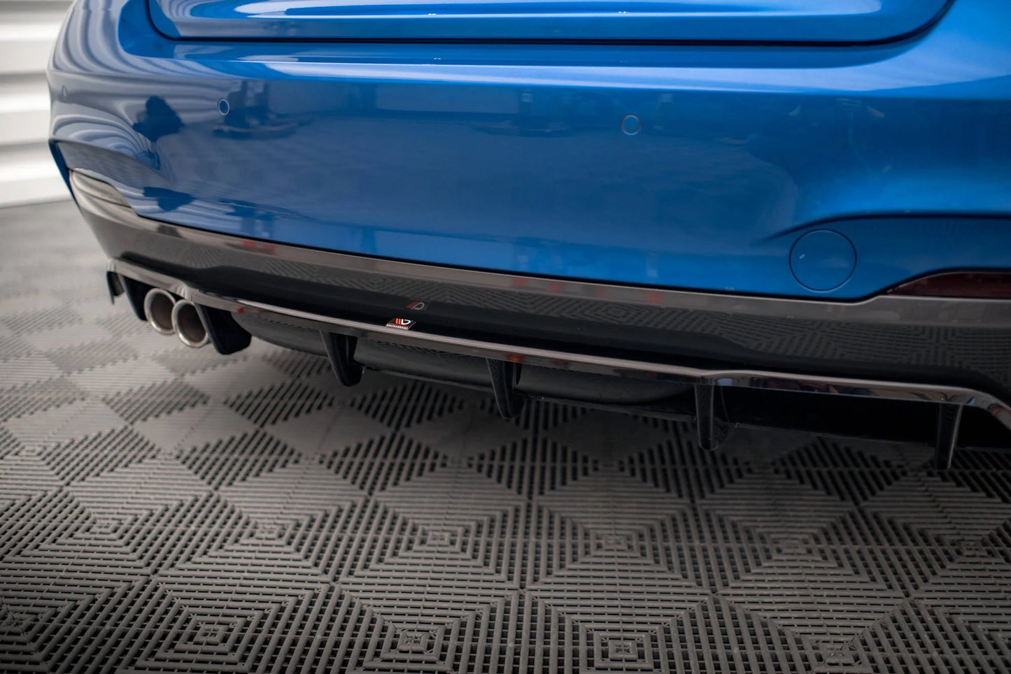 🔥ART.9417 SPLITTER POSTERIORE (CON BARRE VERTICALI) PER BMW 2 M-PACK F22🔥