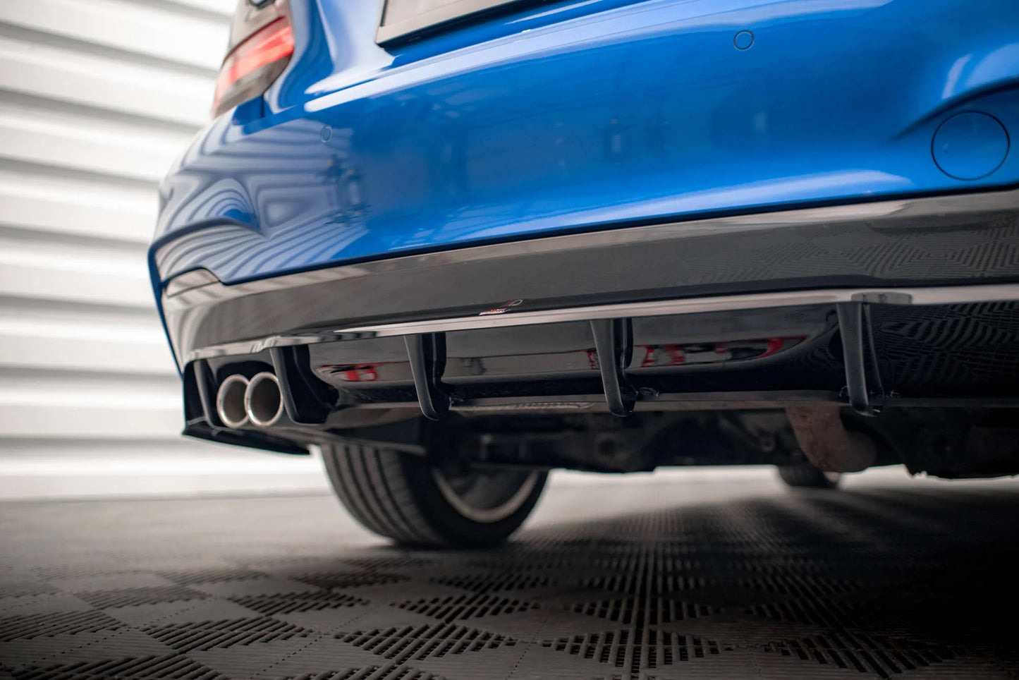 🔥ART.9417 SPLITTER POSTERIORE (CON BARRE VERTICALI) PER BMW 2 M-PACK F22🔥