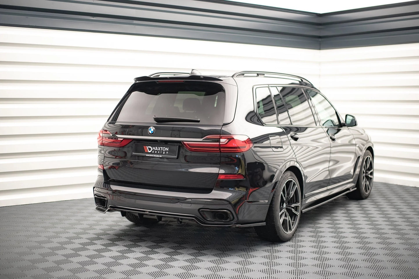 🔥ART.9181 SPLITTER POSTERIORE (CON BARRE VERTICALI) PER BMW X7 M-PACK G07🔥