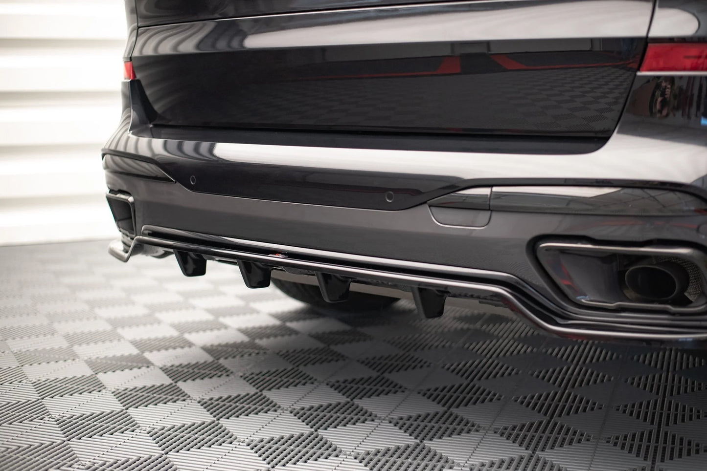 🔥ART.9181 SPLITTER POSTERIORE (CON BARRE VERTICALI) PER BMW X7 M-PACK G07🔥