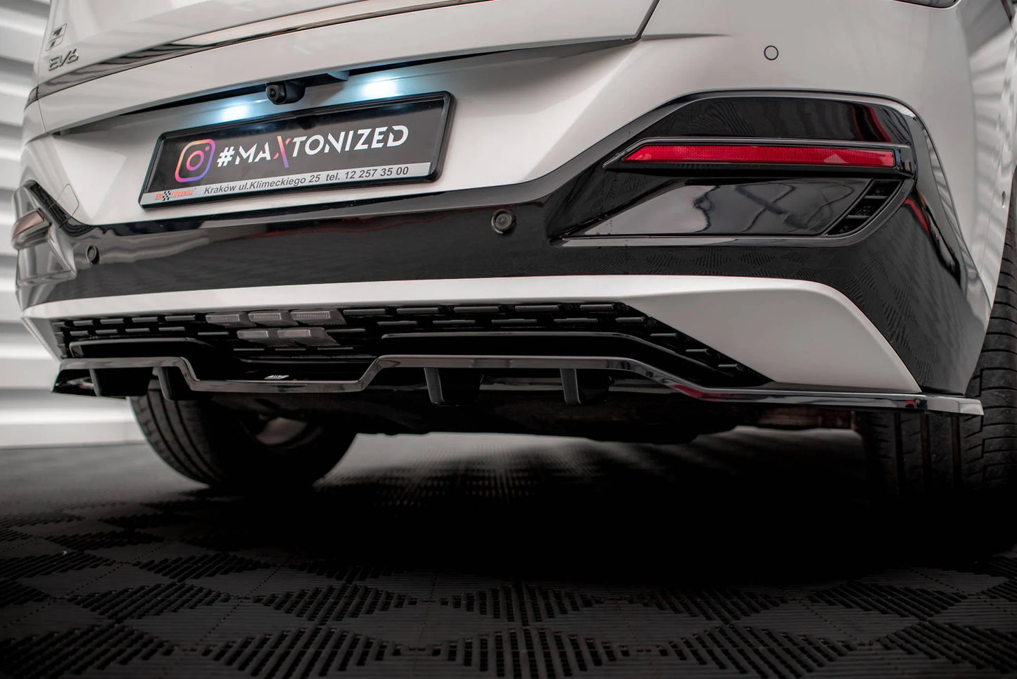 🔥ART.9265 SPLITTER POSTERIORE (CON BARRE VERTICALI) PER KIA EV6 GT-LINE Mk1🔥
