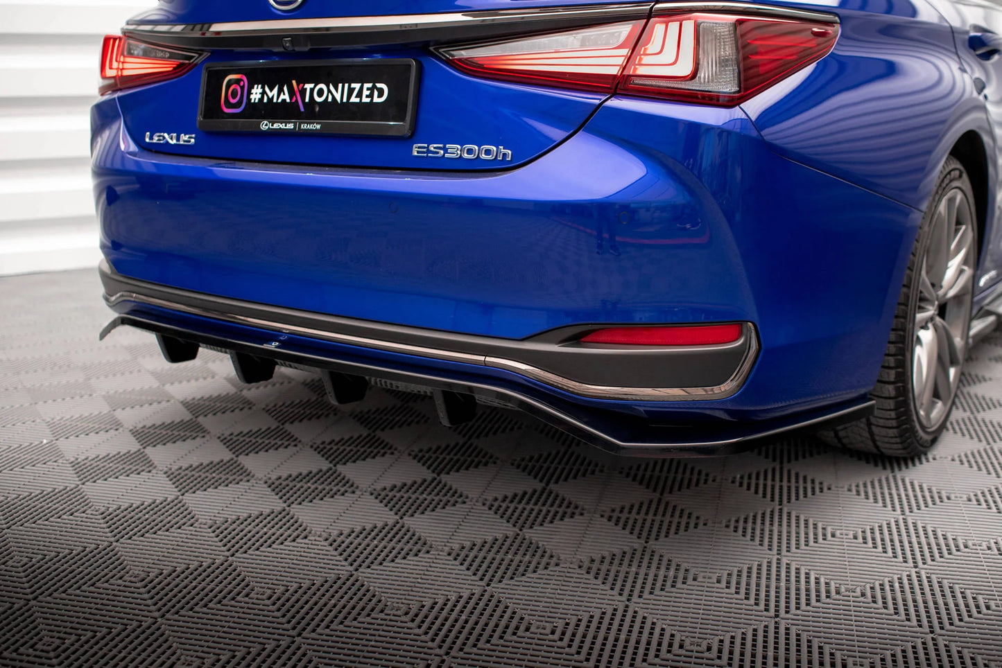 🔥ART.9254 SPLITTER POSTERIORE (CON BARRE VERTICALI) LEXUS ES F SPORT Mk7🔥