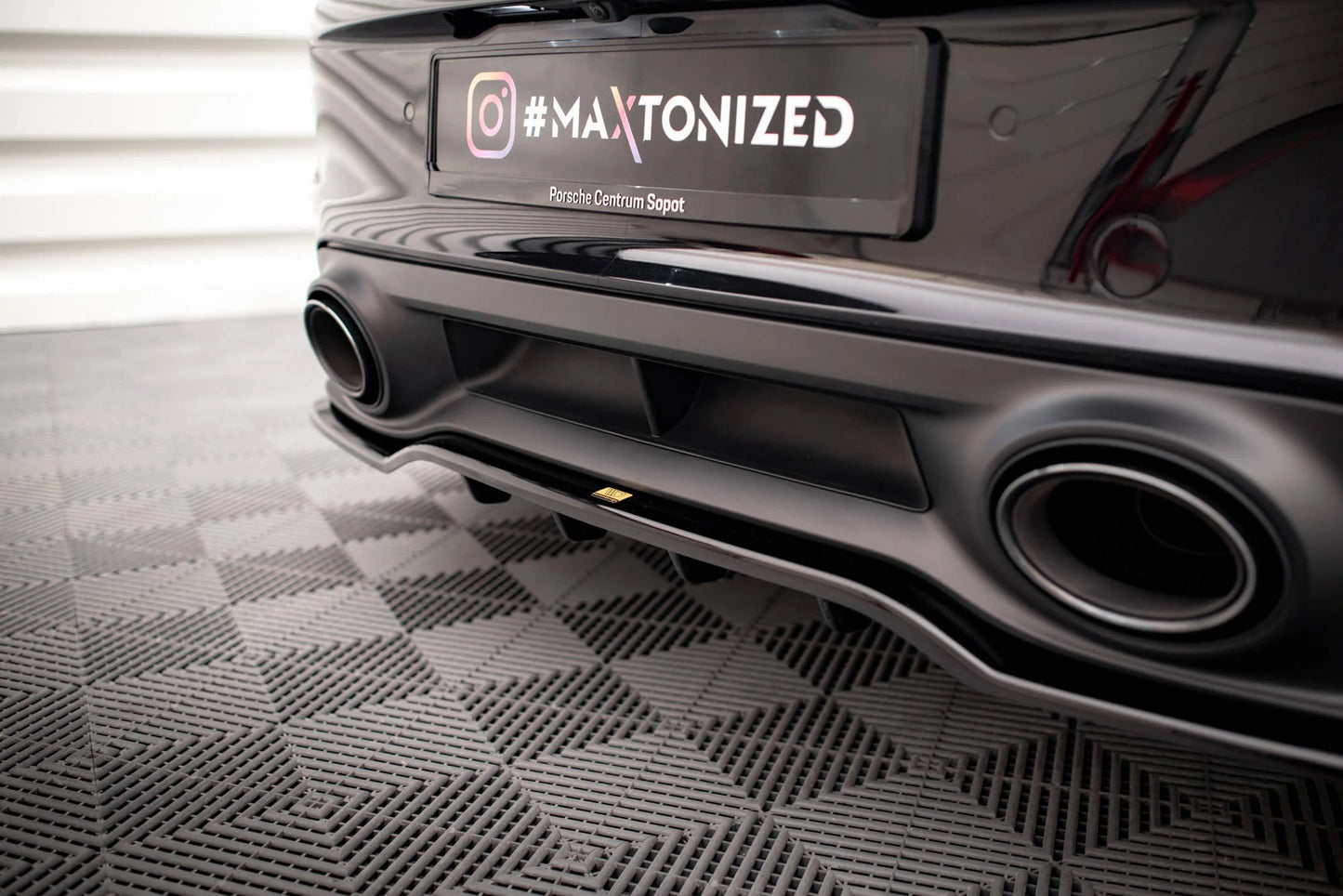 🔥ART.9170 SPLITTER POSTERIORE(CON BARRE VERTICALI PER PORSCHE 911 TURBO S 992🔥