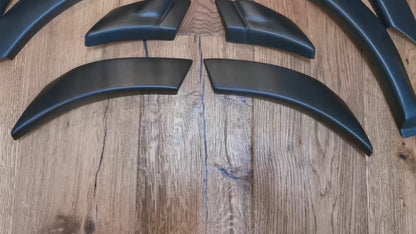 PARAFANGHI ALLARGATI ADATTI PER FORD TRANSIT MK3 FL 2006-2012 LOOK NERO OPACO