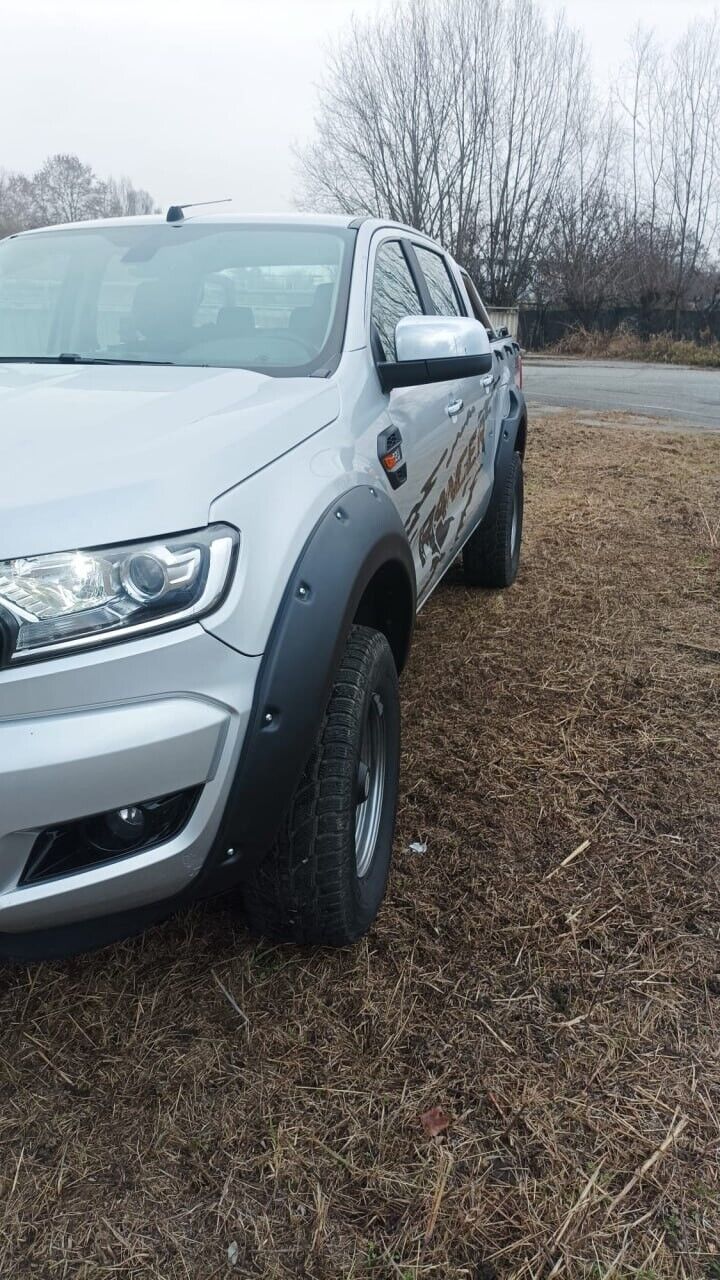 PARAFANGHI ALLARGATI ADATTI PER FORD RANGER T6 T7 T8 2012-2020 LOOK SPORTIVO