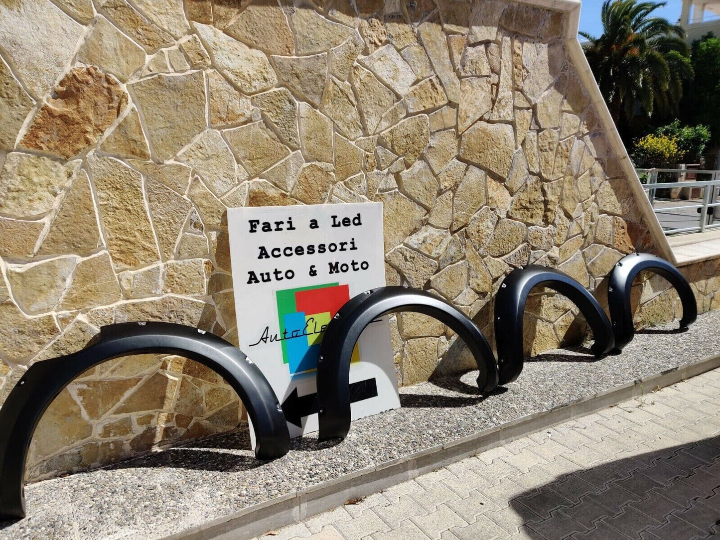 PARAFANGHI ALLARGATI ADATTI PER FORD RANGER T6 T7 T8 2012-2020