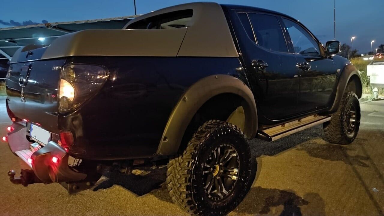 PARAFANGHI ALLARGATI ADATTI PER FIAT FULLBACK 2015-2019 - TRITON L200