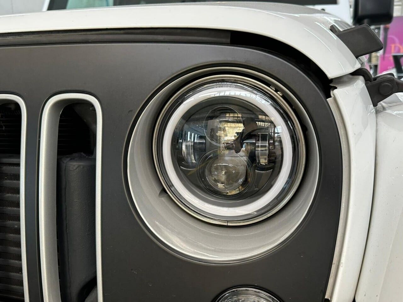ROUND FRONT HEADLIGHTS DRL 7" ANGEL EYES SUITABLE FOR JEEP WRANGLER