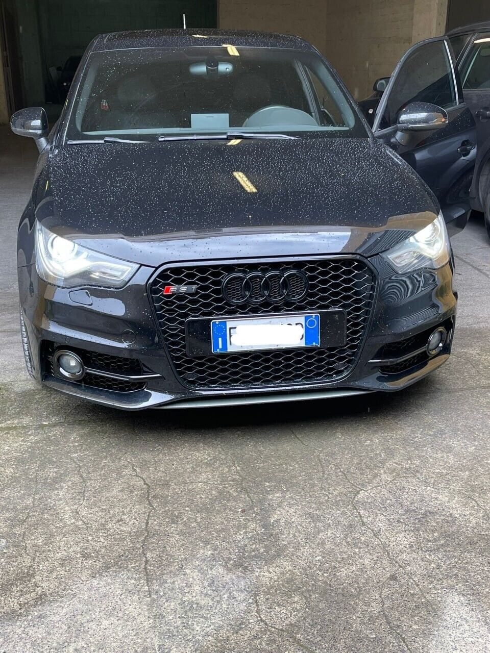 GRIGLIA ADATTA PER AUDI A1 8X 2010-2014 LOOK RS1 NERO LUCIDO