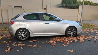MINIGONNE ABS NERO LUCIDO ADATTO PER ALFA ROMEO GIULIETTA 2010-2020 VELOCE