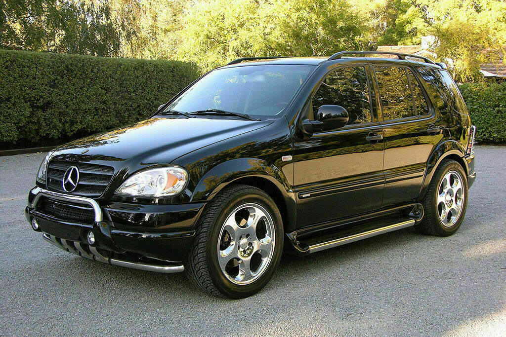 FENDER FLARES SUITABLE FOR MERCEDES ML 163 