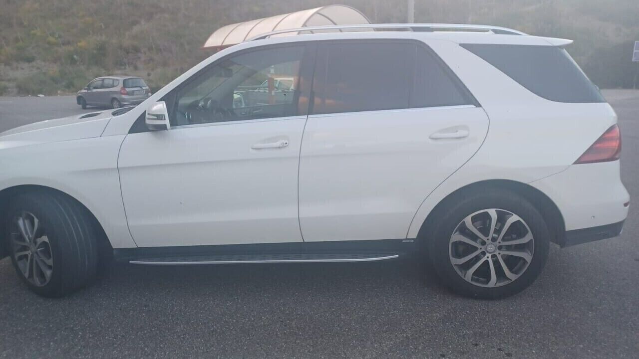 PEDANE LATERALI SOTTO PORTA MERCEDES GLE W166 2015-2018 TOP QUALITA' ALLUMINIO