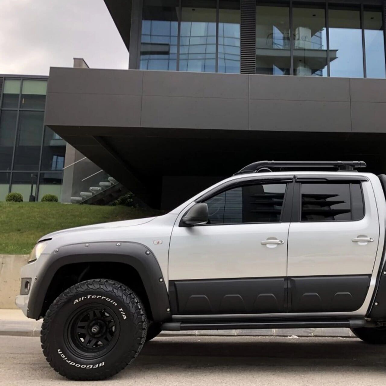 PROTEZIONE PORTIERE ADATTO PER VW AMAROK 2010-2019 LOOK MONSTER